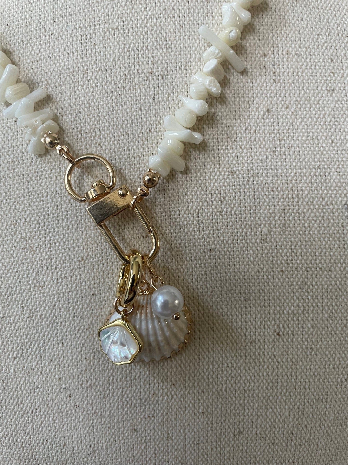 chunky shell necklace