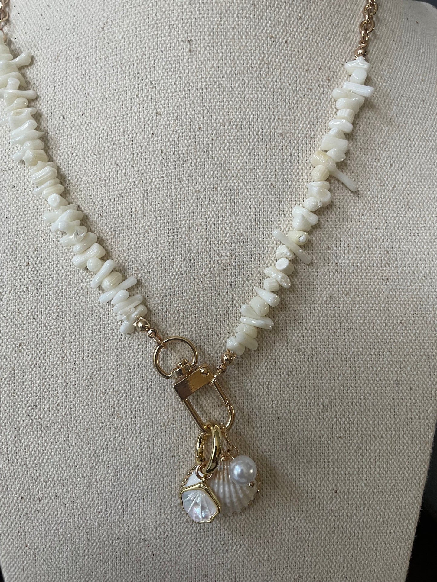 chunky shell necklace